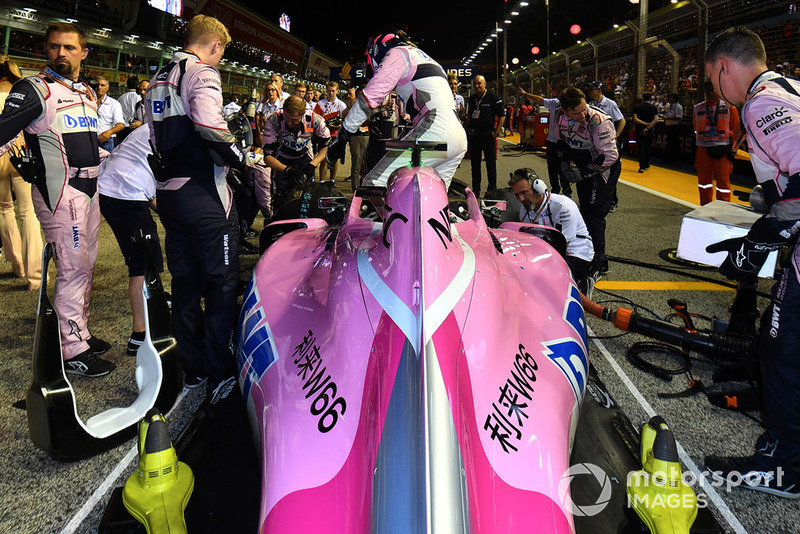 Sergio Pérez, Racing Point Force India VJM11, na polach startowych