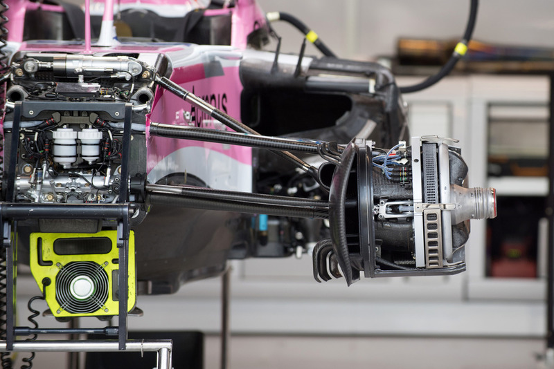 Racing Point Force India VJM11, első futómű, részlet
