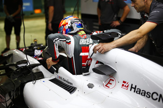 Romain Grosjean, Haas F1 Team, climbs into his car