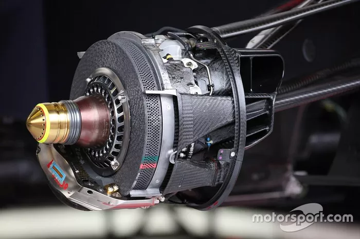 Detalle técnico de los frenos del Red Bull