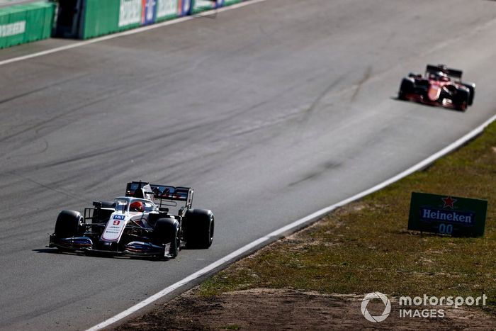Nikita Mazepin, Haas VF-21, Charles Leclerc, Ferrari SF21