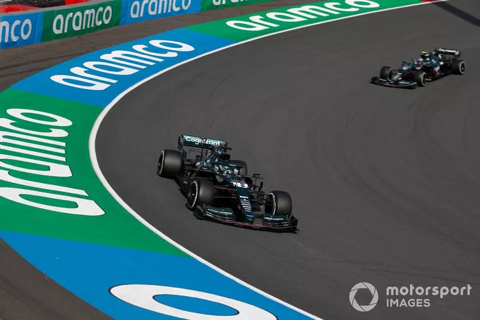 Lance Stroll, Aston Martin AMR21, Sebastian Vettel, Aston Martin AMR21