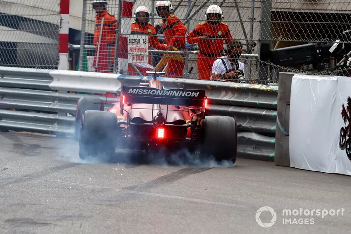 El accidente de Charles Leclerc, Ferrari SF21, al final de la clasificación