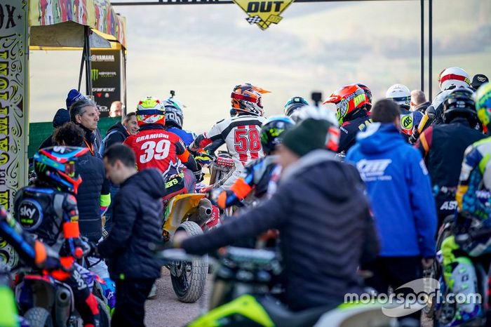 Riders are going ready