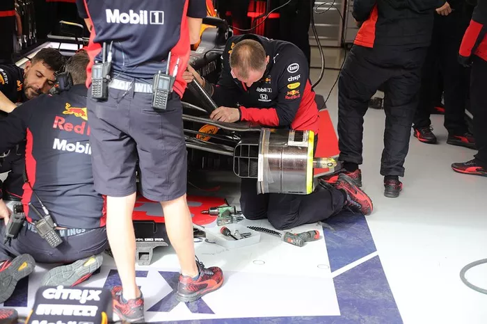 Red Bull Racing RB16 front suspension