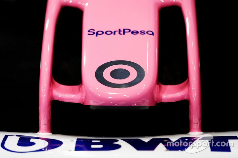 Dettaglio di loghi sul musetto della RP19 del Racing Point F1 Team