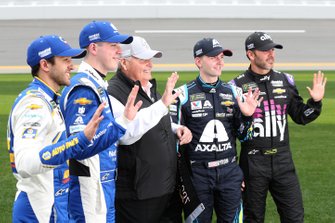 #9: Chase Elliott, Hendrick Motorsports, Chevrolet Camaro NAPA AUTO PARTS, #88: Alex Bowman, Hendrick Motorsports, Chevrolet Camaro Nationwide, Rick Hendrick, #24: William Byron, Hendrick Motorsports, Chevrolet Camaro Axalta and #48: Jimmie Johnson, Hendrick Motorsports, Chevrolet Camaro Ally celebrate qualifying in the first four positions