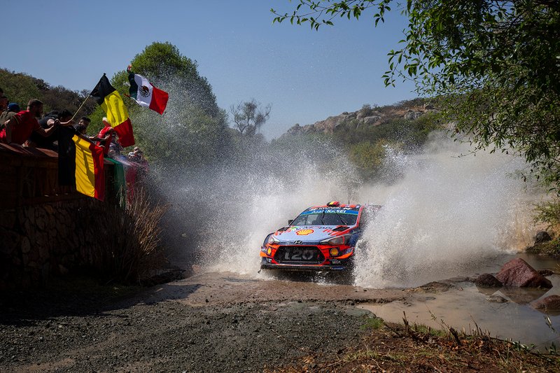 Thierry Neuville, Nicolas Gilsoul, Hyundai Motorsport Hyundai i20 Coupe WRC
