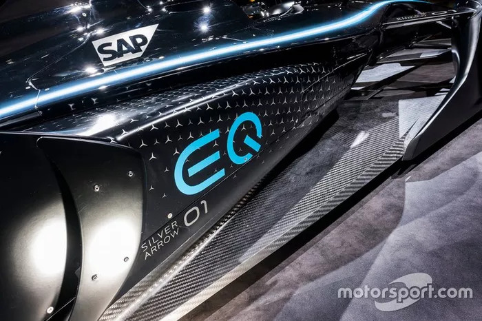Mercedes-Benz EQ Silver Arrow 01