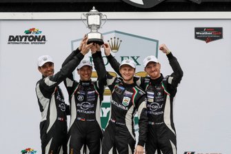 #11 GRT Grasser Racing Team Lamborghini Huracan GT3, GTD: Mirko Bortolotti, Christian Engelhart, Rik Breukers, Rolf Ineichen, podio
