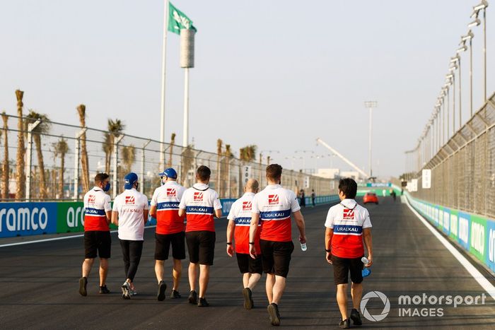 Nikita Mazepin, Haas F1, recorre la pista