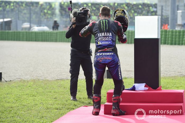 El Campeón del Mundo Fabio Quartararo, Yamaha Factory Racing celebra