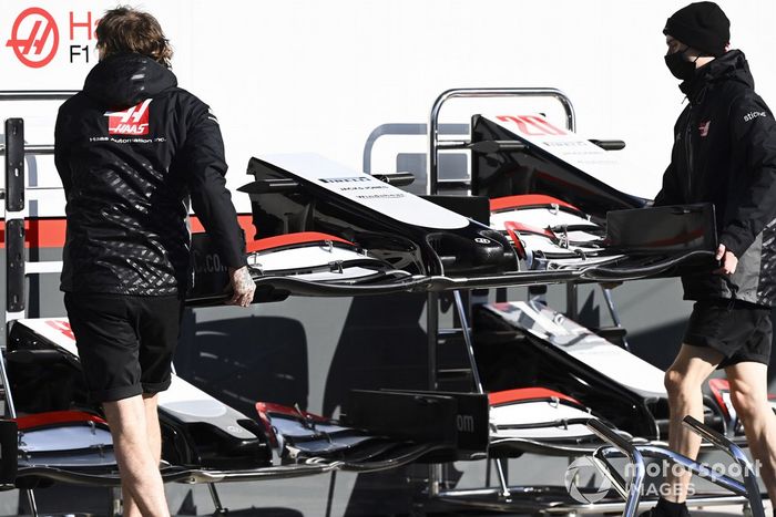 El alerón delantero del Haas VF-20  