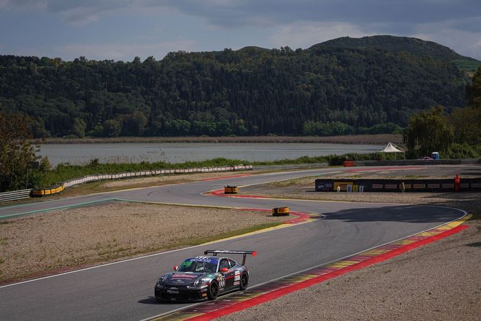 #322 Krypton Motorsport, Porsche 911 GT3 Cup: Stefano Gattuso, Alessandro Mainetti, Giacomo Riva
