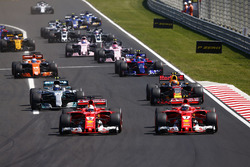 Sebastian Vettel, Ferrari SF70H, Kimi Raikkonen, Ferrari SF70H, Max Verstappen, Red Bull Racing RB13, Valtteri Bottas, Mercedes AMG F1 W08, Carlos Sainz Jr., Scuderia Toro Rosso STR12 en Fernando Alonso, McLaren MCL32