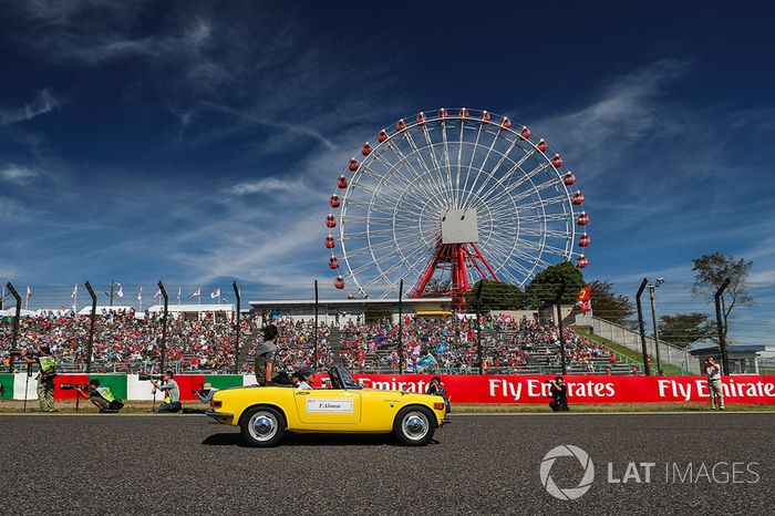 Fernando Alonso, McLaren en el desfile de pilotos
