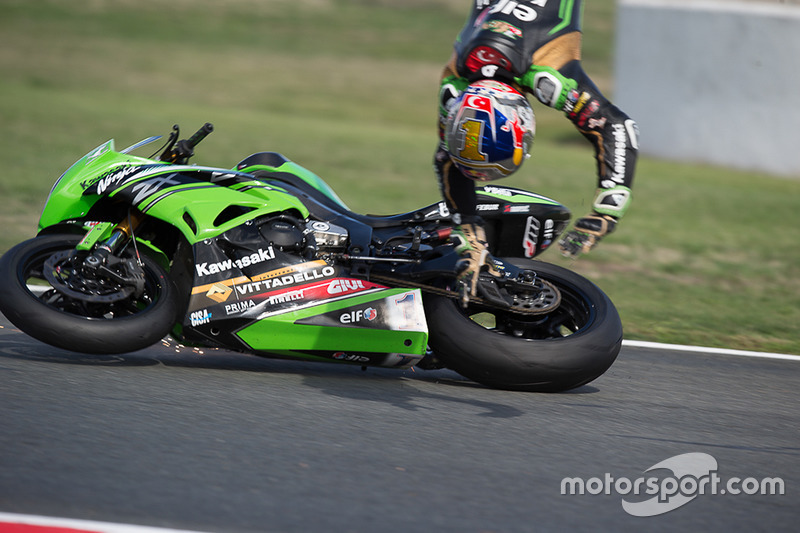 Unfall: Kenan Sofuoglu, Kawasaki Puccetti Racing