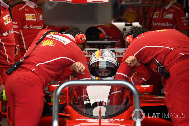 Sebastian Vettel, Ferrari SF70H with cockpit shield