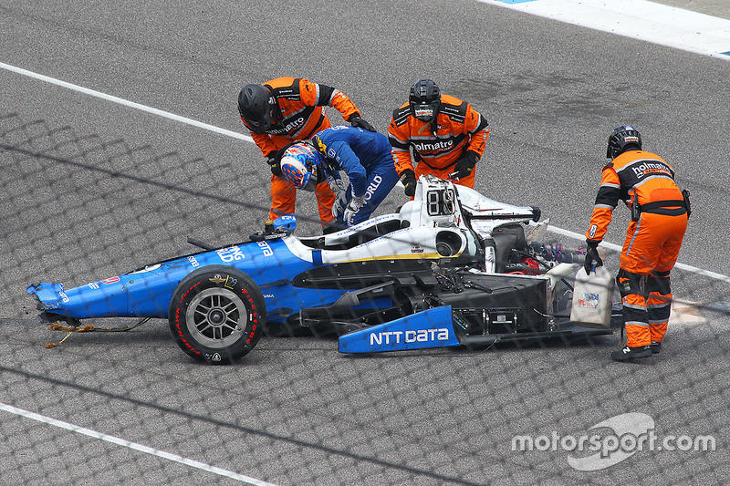 Crash: Scott Dixon, Chip Ganassi Racing, Honda