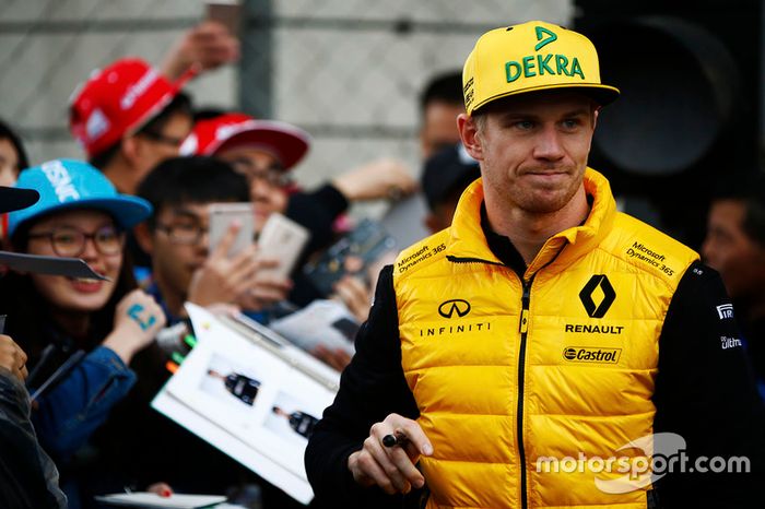 Nico Hulkenberg, Renault Sport F1 Team, con los fans