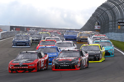 Joey Logano, Team Penske Ford and Kyle Busch, Joe Gibbs Racing Toyota lead at the start