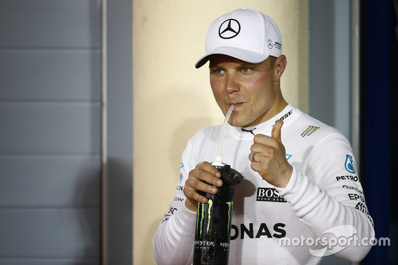 Ganador de la pole Valtteri Bottas, Mercedes AMG