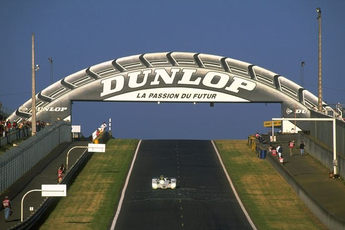 #15 Team BMW Motorsport, BMW V12 LMR: Joachim Winkelhock, Pierluigi Martini, Yannick Dalmas