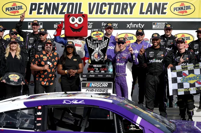 Denny Hamlin, Joe Gibbs Racing