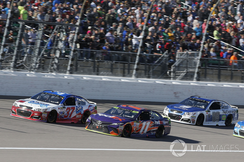 Denny Hamlin Joe Gibbs Racing Toyota Chris Buescher Jtg Daugherty Denny Hamlin Joe Gibbs Racing Toyota Chris Buescher Jtg Daugherty Chevrolet