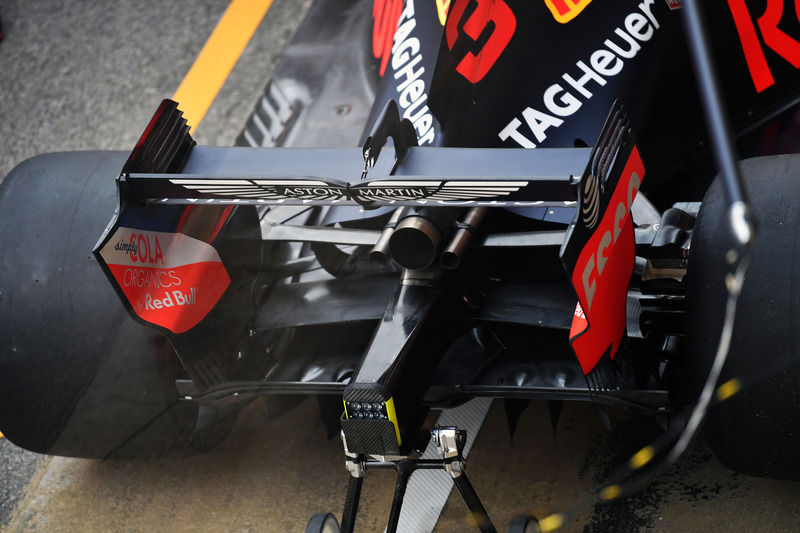 Red Bull Racing RB14 arka kanat detay