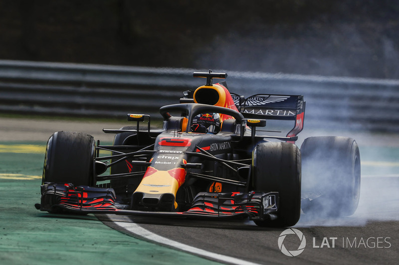 Daniel Ricciardo ainda se enroscou com Valtteri Bottas antes de completar a corrida em quarto