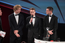 WEC şampiyonları Brendon Hartley, Timo Bernhard, Earl Bamber