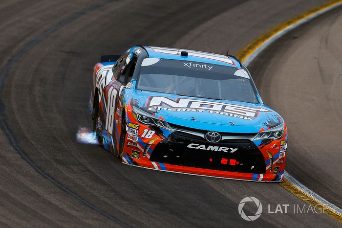 Kyle Busch, Joe Gibbs Racing, Toyota Camry NOS