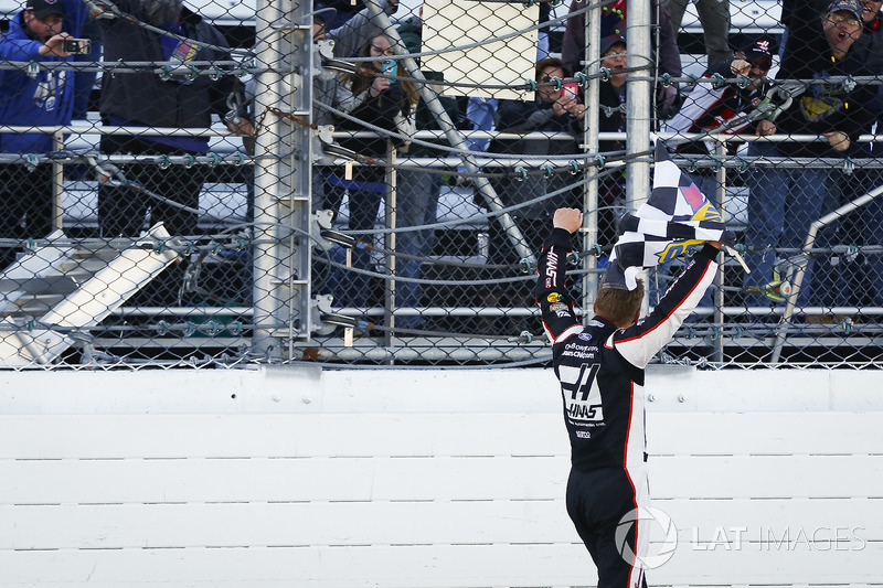 Clint Bowyer, Stewart-Haas Racing, Ford Fusion Haas Automation Demo Day celebrates