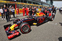 Daniel Ricciardo, Red Bull Racing RB12 op de grid