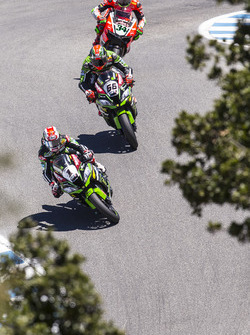 Jonathan Rea, Kawasaki Racing; Tom Sykes, Kawasaki Racing; Davide Giugliano, Ducati Team
