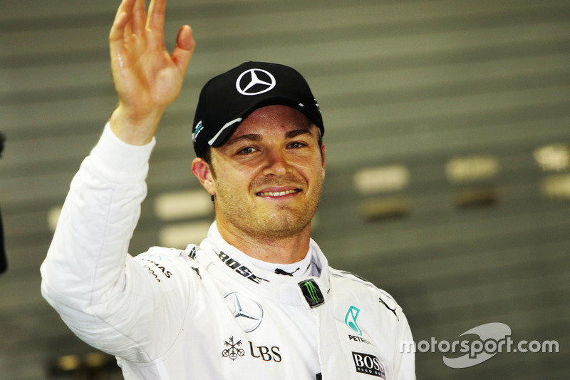 Nico Rosberg, Mercedes AMG F1 festeggia la sua pole position nel parco chiuso
