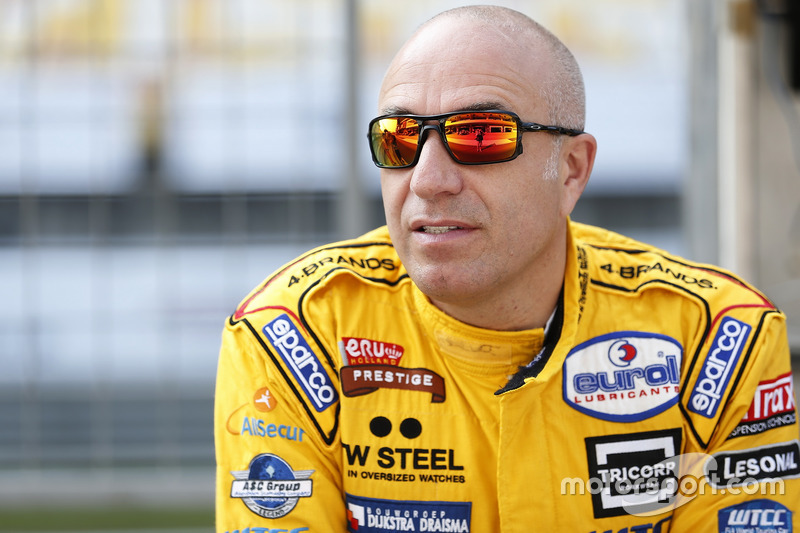 wtcc-shanghai-2016-tom-coronel-roal-motorsport.jpg