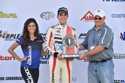 Race winner Santiago Urrutia, Schmidt Peterson Motorsports
