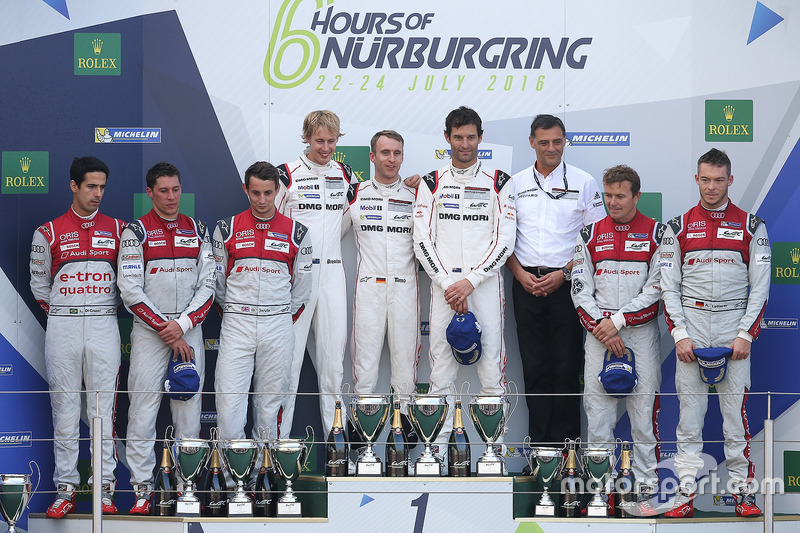 Podium: race winners Timo Bernhard, Mark Webber, Brendon Hartley, Porsche Team, second place Lucas d