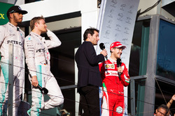 Подиум: победитель - Нико Росберг, Mercedes AMG F1 Team, второе место - Льюис Хэмилтон, Mercedes AMG