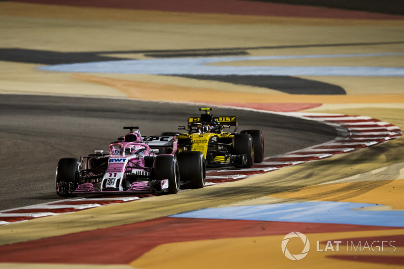 Sergio Perez, Force India VJM11 Mercedes, Carlos Sainz Jr., Renault Sport F1 Team R.S. 18