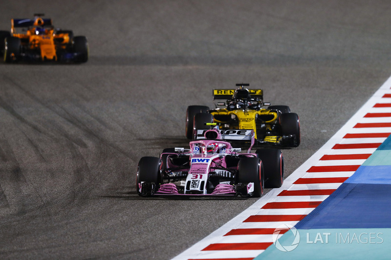 Esteban Ocon, Force India VJM11 Mercedes, Nico Hulkenberg, Renault Sport F1 Team R.S. 18, Fernando Alonso, McLaren MCL33 Renault