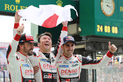 Winnaars #8 Toyota Gazoo Racing Toyota TS050: Sébastien Buemi, Kazuki Nakajima, Fernando Alonso