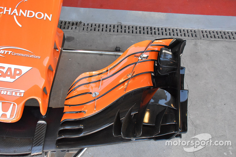 McLaren MCL32 nose and front wing