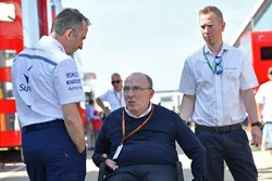 Paddy Lowe, actionnaire et directeur technique de Williams, et Frank Williams, propriétaire de Williams