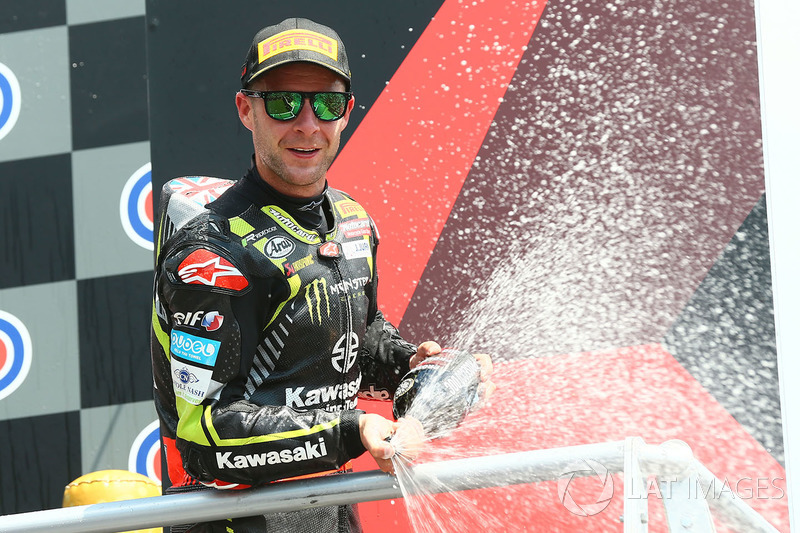 Podio: il vincitore della gara Jonathan Rea, Kawasaki Racing