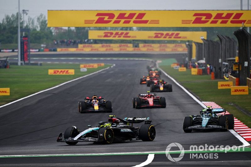 Lewis Hamilton, Mercedes F1 W15, Fernando Alonso, Aston Martin AMR24, Max Verstappen, Red Bull Racing RB20