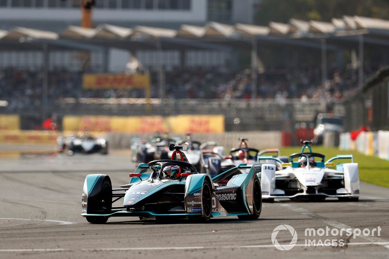 Mitch Evans, Panasonic Jaguar Racing, Jaguar I-Type 3 y Oliver Turvey, NIO Formula E Team, NIO Sport 004