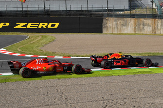 Kimi Raikkonen, Ferrari SF71H y Max Verstappen, Red Bull Racing RB14